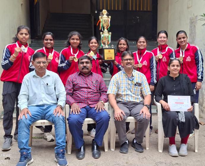 'एमएसएम' शारीरिक शिक्षण महाविद्यालयाच्या मुली चॅम्पियन