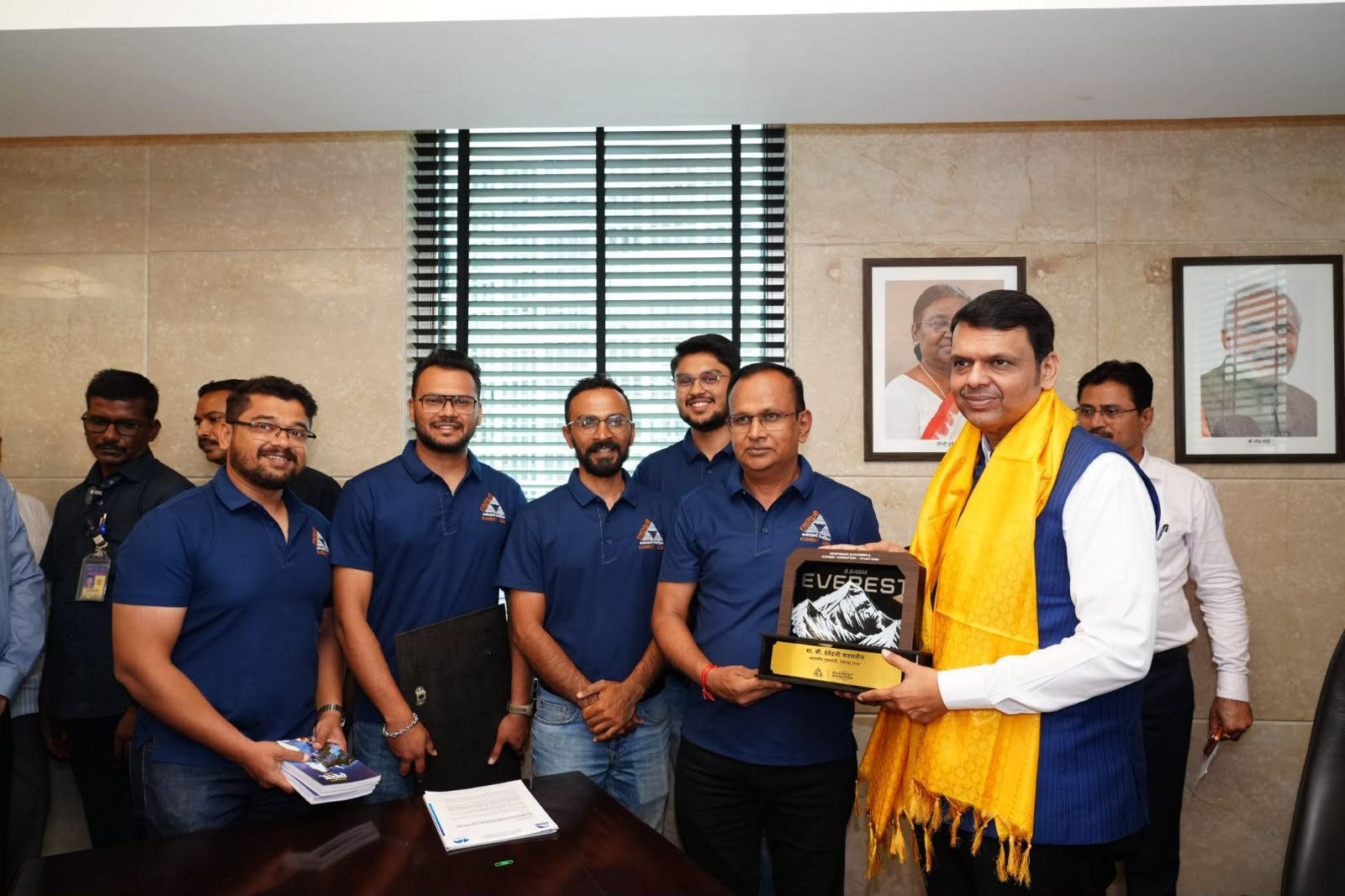 Chief Minister Devendra Fadnavis Extends Special Praise to 'Giripremi's' Everest Heroes