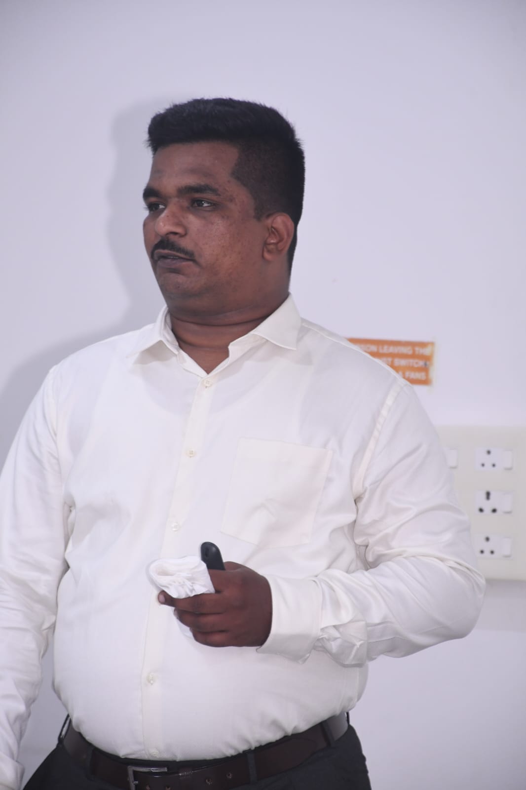 डॉ. विश्वास कड यांना व्यवस्थापनशास्त्रात पीएचडी पदवी प्रदान