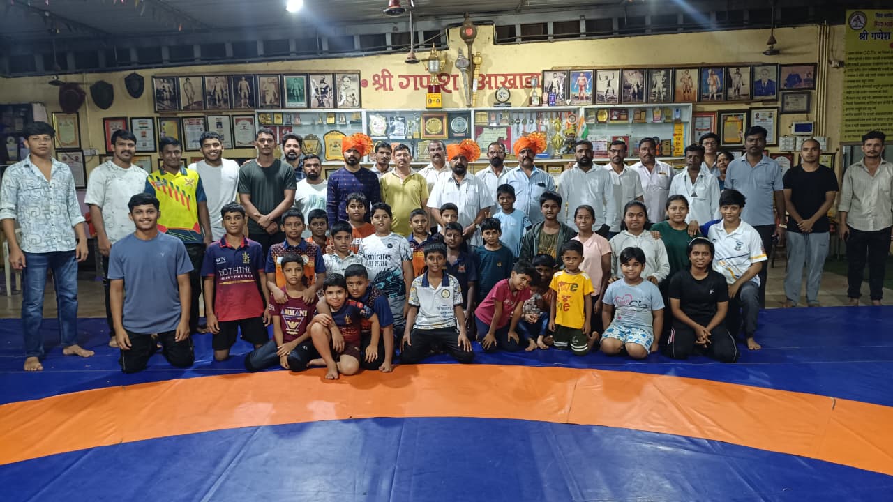 Heartfelt Felicitation of Mentors at Shri Ganesh Akhada