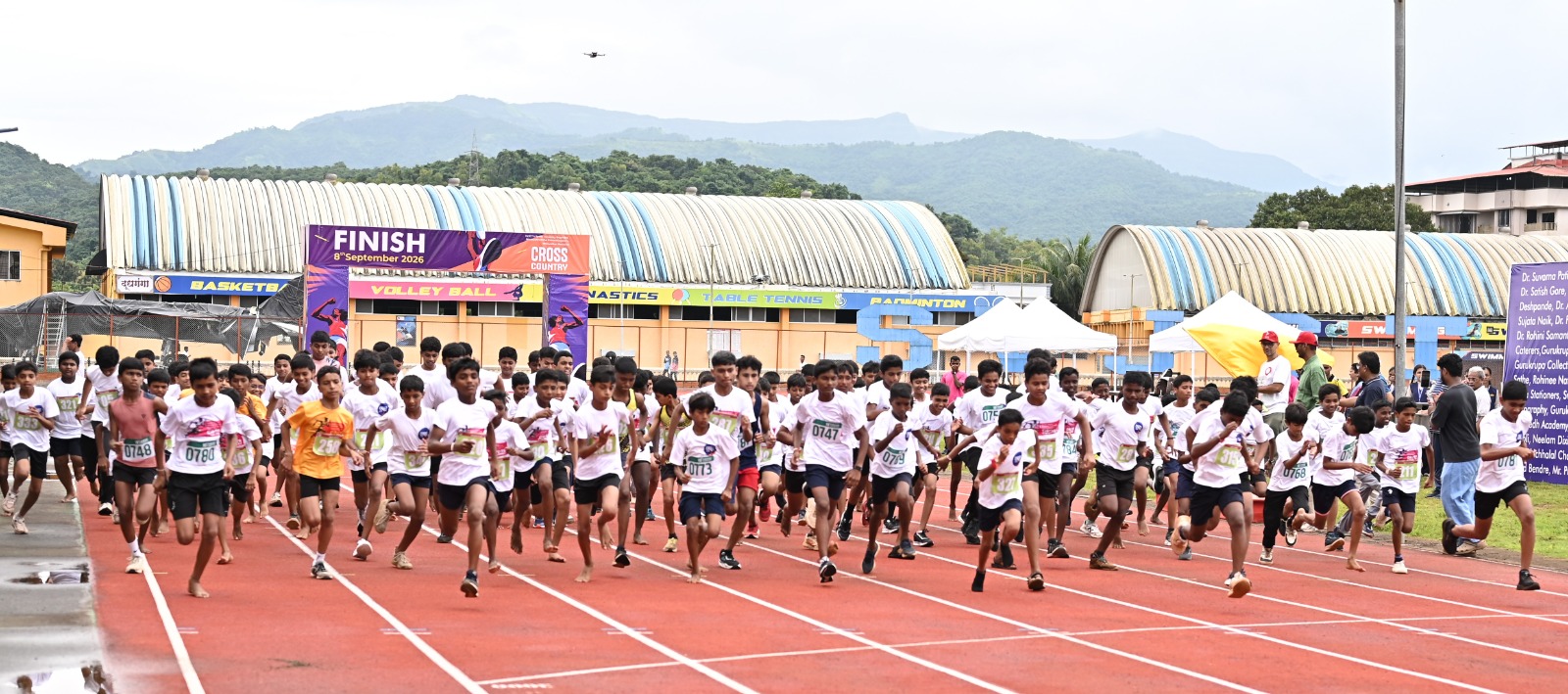 Over 700 Runners Participate in Dervan Cross-Country Competition