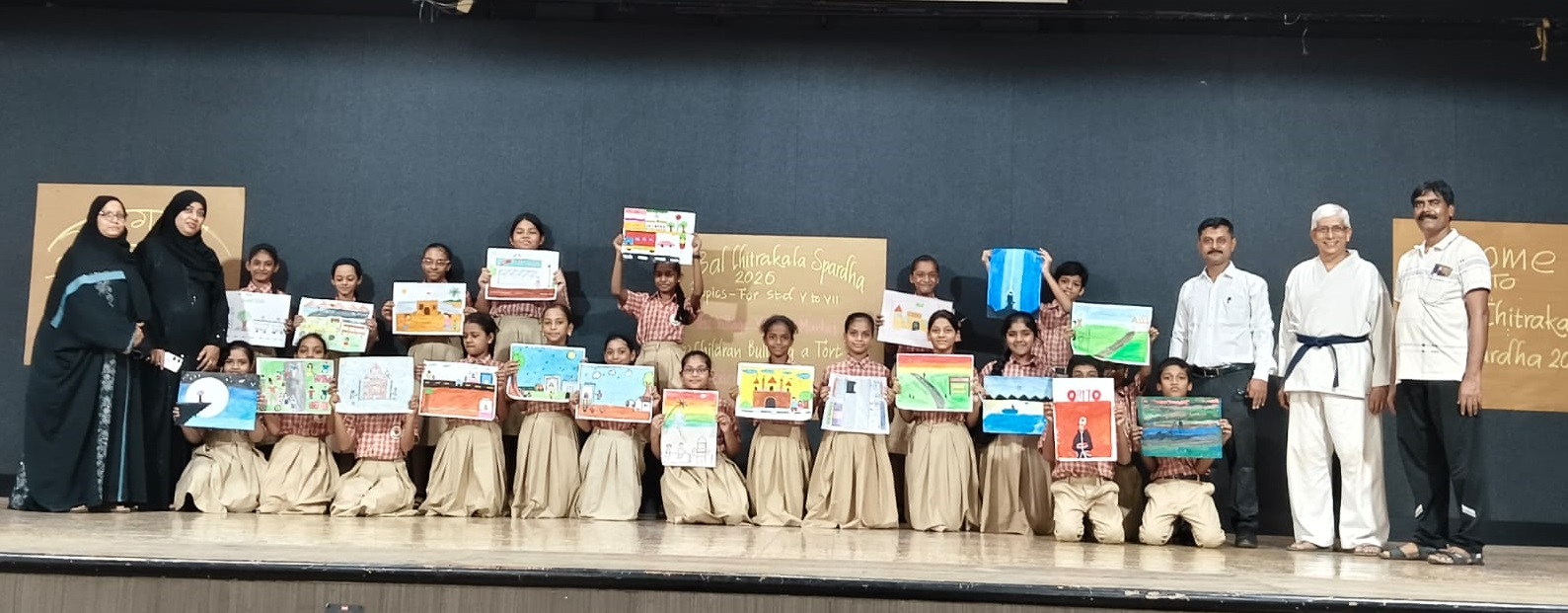 रोझरी हायस्कूलच्या १११ विद्यार्थ्यांचा बालचित्रकला स्पर्धेत उत्स्फूर्त सहभाग