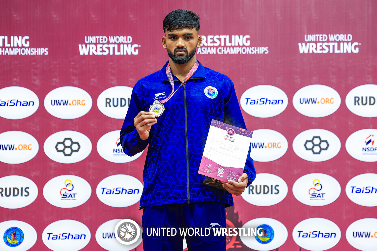पैलवान दर्पण व सुमितकुमार बनले एशियन चॅम्पियन