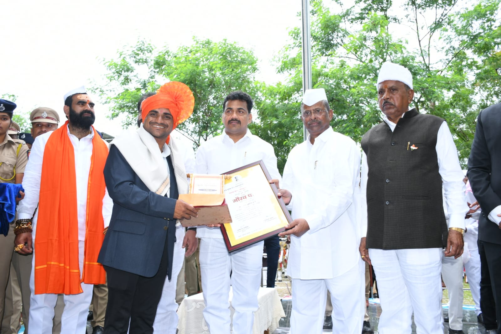 Gajanan Ade Honoured with 'Hingoli District Youth Award'